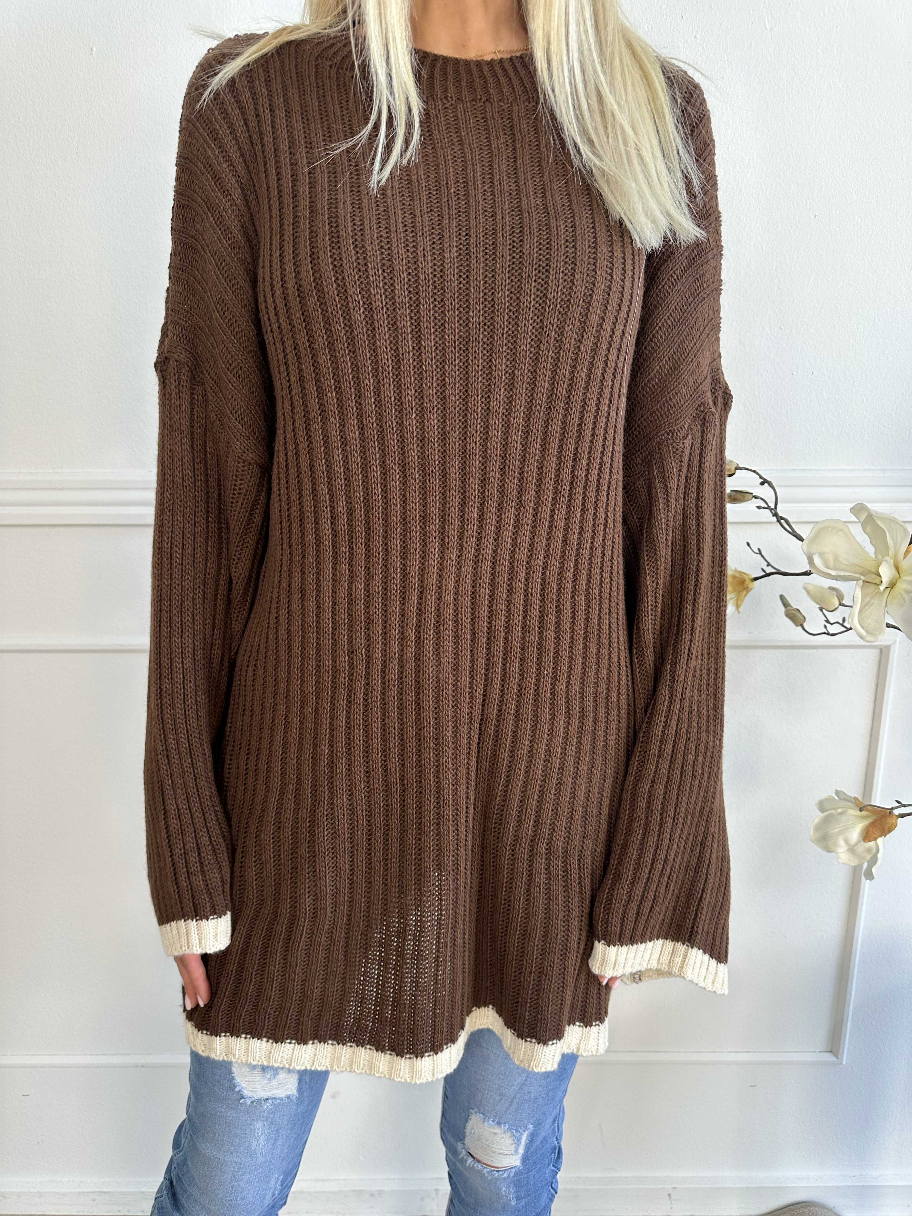 Violet - Stickad blus med färgad kant